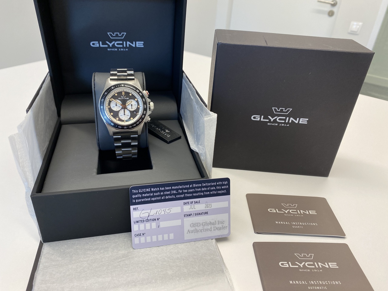 Glycine Combat Chronograph Panda Reverse Watch.ru